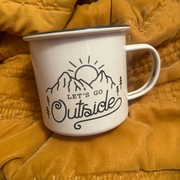 White Enamel Mug with Outdoor Design - Picture 2 of 5